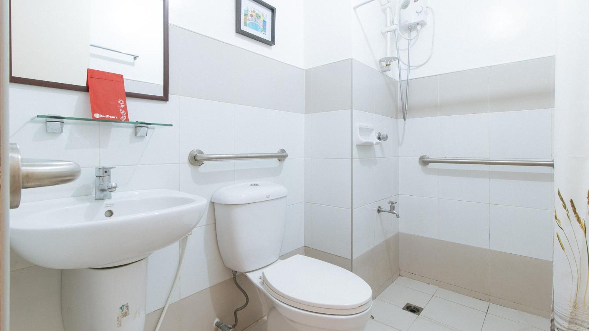 Reddoorz @ Melbourne Suites Makati Makati City Ngoại thất bức ảnh