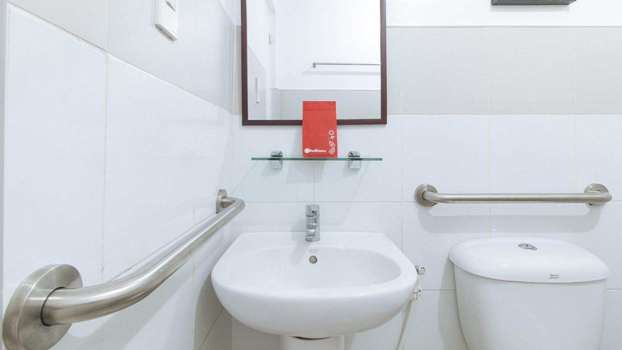Reddoorz @ Melbourne Suites Makati Makati City Ngoại thất bức ảnh